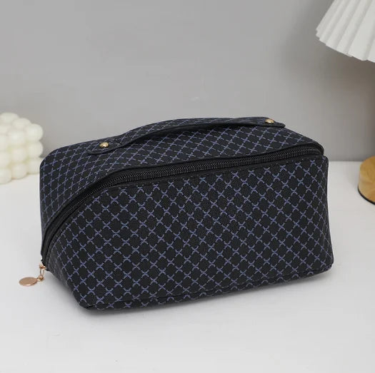 Captain Coast Luxe Cosmetic Case – Stylish & Functional Travel Companion